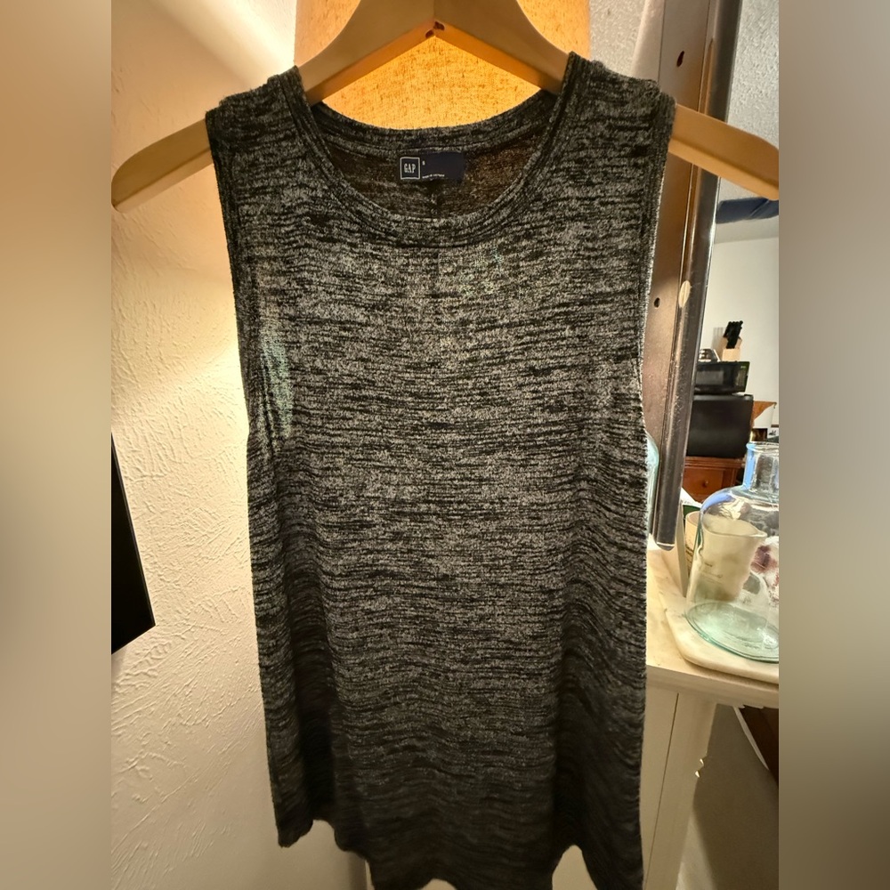 🩶🖤GAP Black/Gray Knit Tank Top